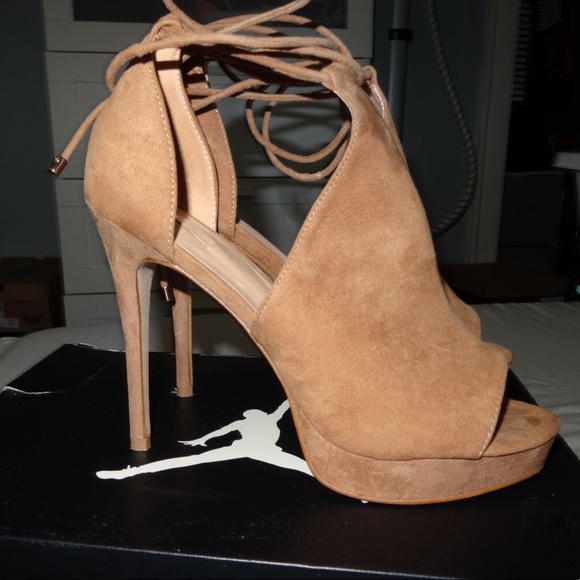 Aldo Sz 7 Heels - Picture 3 of 5